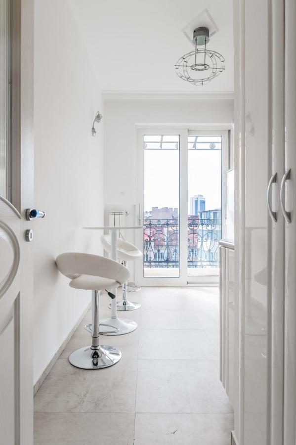 Vitosha Str 2Bd White & Blue Apt By Flat Mаnager Sofia Luaran gambar