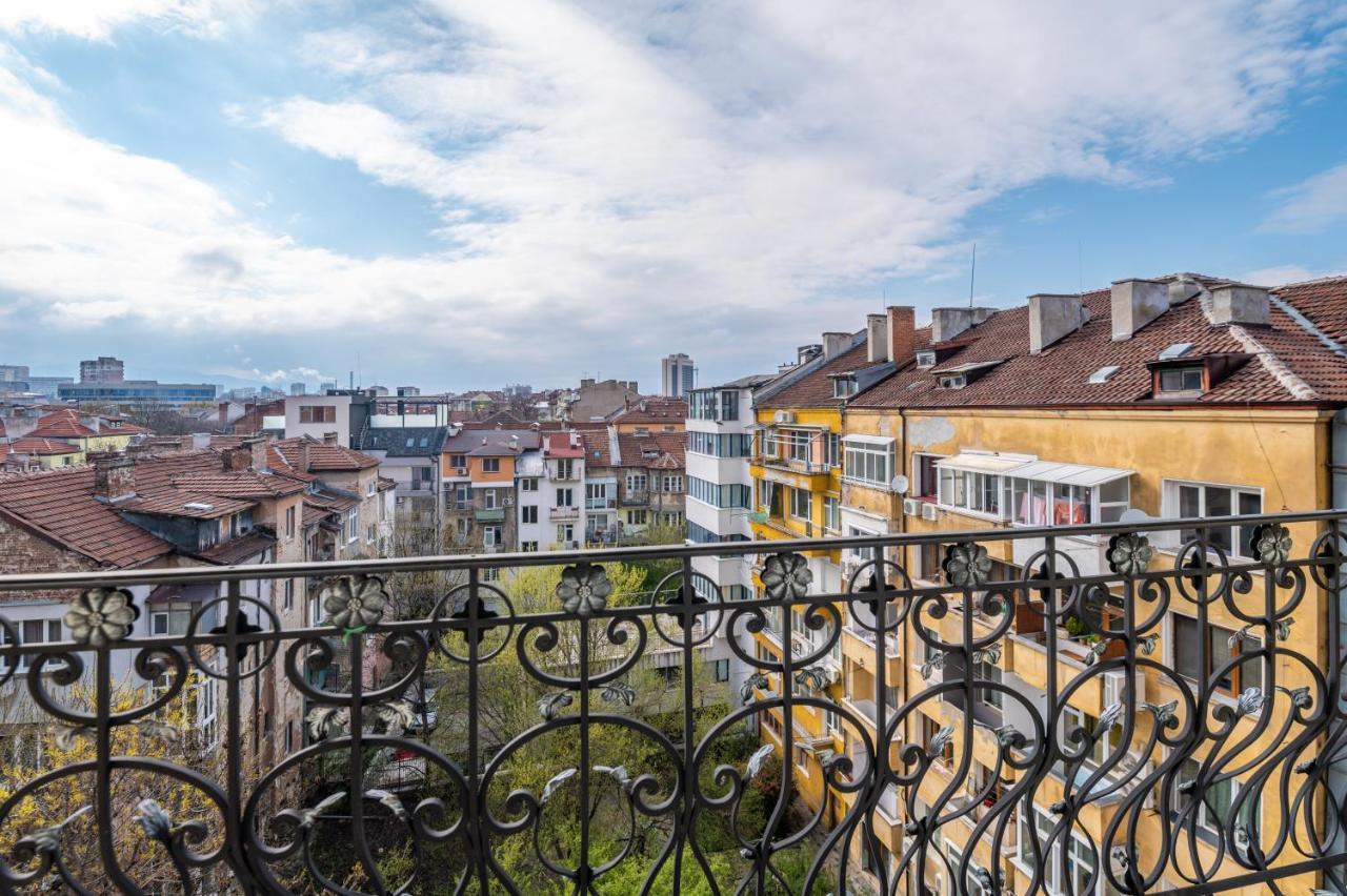 Vitosha Str 2Bd White & Blue Apt By Flat Mаnager Sofia Luaran gambar