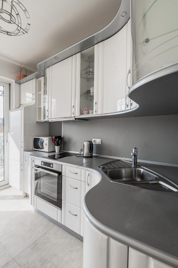 Vitosha Str 2Bd White & Blue Apt By Flat Mаnager Sofia Luaran gambar